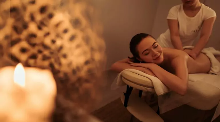 massage-smile-woman